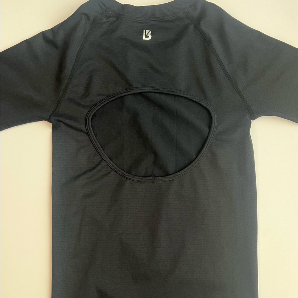 Buffbunny Long sleeve top with cut out on back